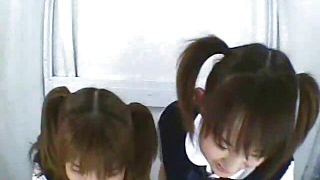 Khiêu dâm, không giấy đăng ký  PORN: Trẻ Châu gai dep chat sec Á cởi váy và quần lót của cô ấy và được fuck kiểu doggy