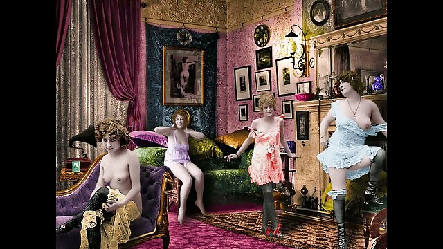 Khiêu dâm, không giấy đăng ký  Đối tác dễ dàng đẩy lòng bàn tay phim sec gai vip của mình vào một cái mông mọng nước