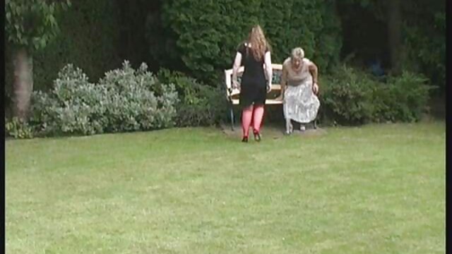 Khiêu dâm, không giấy đăng ký  Hút một chàng trai khi anh ấy đang nói phim sec dep chuyện