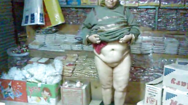 Khiêu dâm, không giấy đăng ký  Sex với một cô gái tóc vàng trên giường sec gai đep