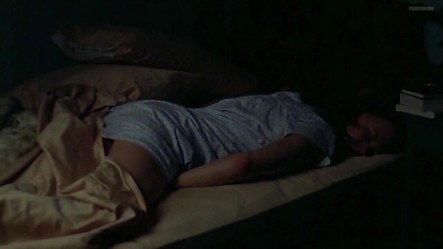 Khiêu dâm, không giấy đăng ký  Người đẹp phim sec gai to hút vòi nước