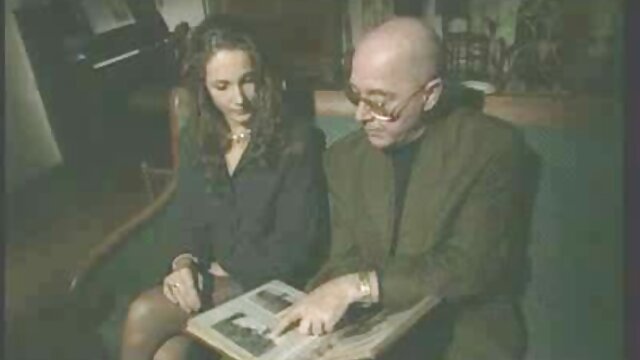 Khiêu dâm, không giấy đăng ký  Kinh doanh người nhào những âm đạo của một chó cái với của anh ấy ngón tay và chị sec hay gai dep cô ấy trong các đít