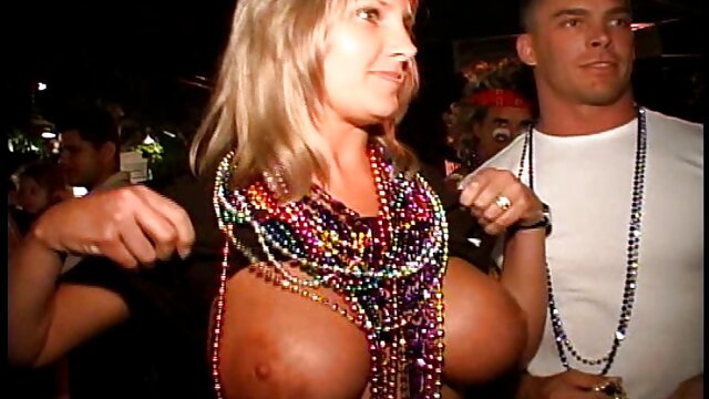 Khiêu dâm, không giấy đăng ký  Người phụ nữ xinh đẹp quyến rũ pim sec gai xinh một chàng trai