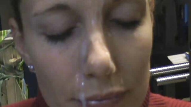 Khiêu dâm, không giấy đăng ký  Cắn âm sec gai dep hộ