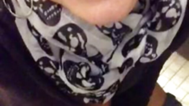 Khiêu dâm, không giấy đăng ký  Sultry brunette phimsec gaixinh masturbates