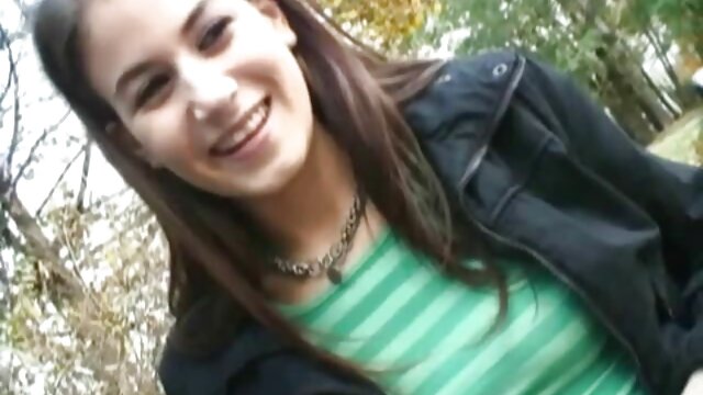 Khiêu dâm, không giấy đăng ký  Chết tiệt busty gà ﻿sec gai xinh con