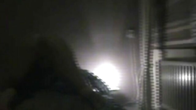 Khiêu dâm, không giấy đăng ký  Cô gái trên giường 304 sec gai ngon