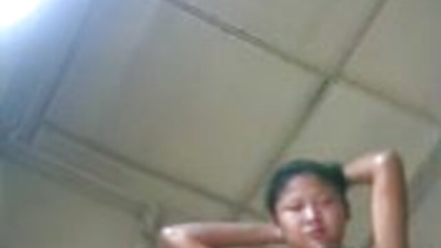 Khiêu dâm, không giấy đăng ký  Người phụ nữ cums trong khi quan hệ tình dục sec gai sinh với một người