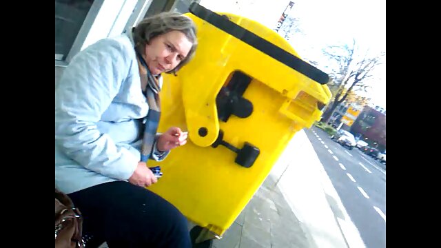 Khiêu dâm, không giấy đăng ký  Jerk off và mời một chàng sec gai lon to trai