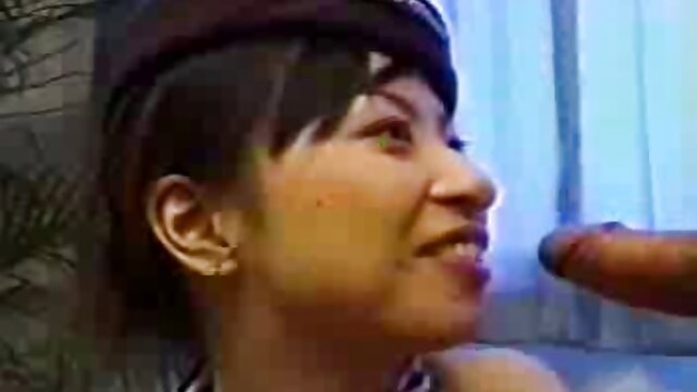 Khiêu dâm, không giấy đăng ký  Cởi váy sec gai cuc xinh