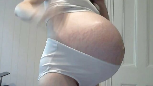 Khiêu dâm, không giấy đăng ký  Dễ thương brunette được fucked trong các hậu môn anh sec gai dep và hút