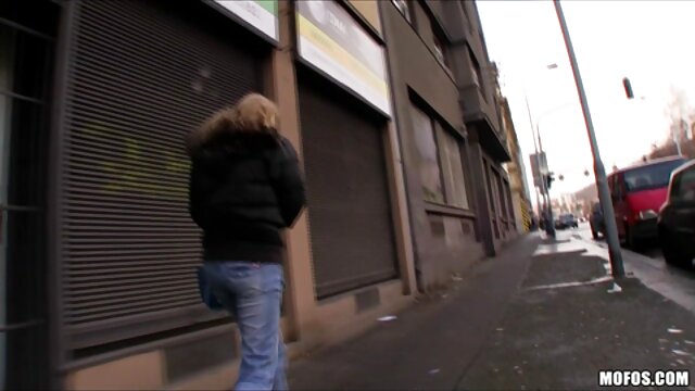 Khiêu dâm, không giấy đăng ký  Trẻ sec girl xinh tóc vàng thủ dâm