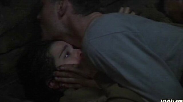 Khiêu dâm, không giấy đăng ký  Chơi hậu môn sec gai tre có ba người