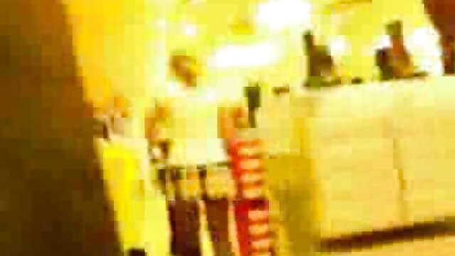 Khiêu dâm, không giấy đăng ký  Trẻ người fucks của sec gai dep người bạn milf trong đen vớ trong L.