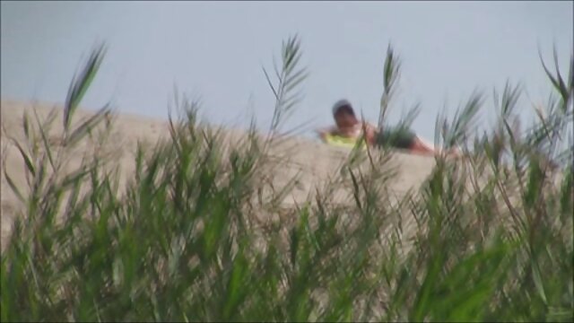 Khiêu dâm, không giấy đăng ký  Uma và Anita Vixen cho một ba người gai dep chat sec